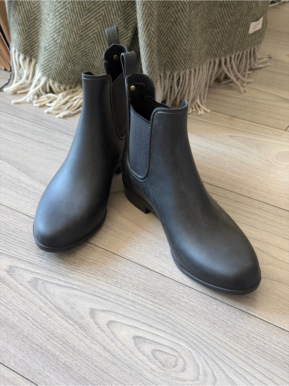 Sam Edelman Black Chelsea Rain Boots for Women - never worn